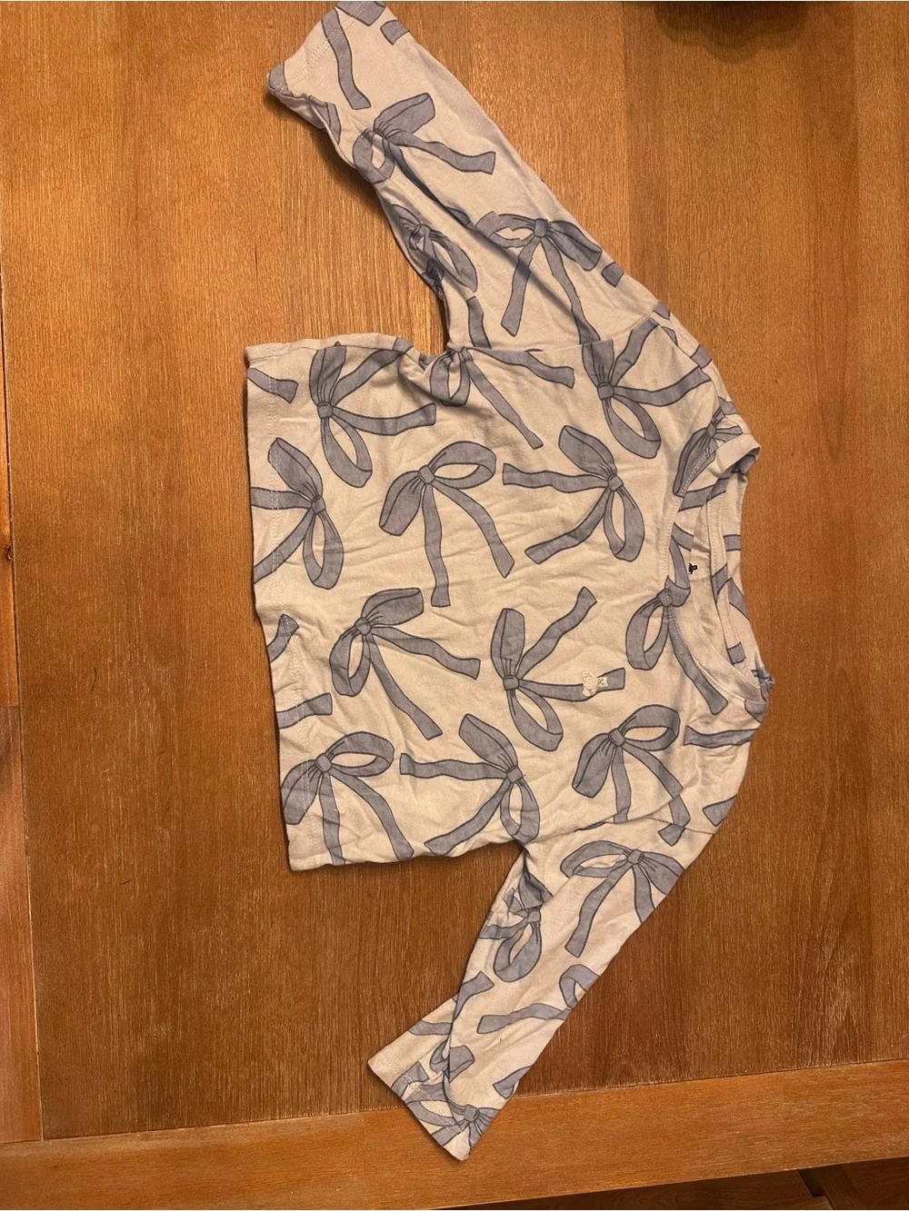 GAP Cream Long-Sleeve Tee with Blue Bow Pattern